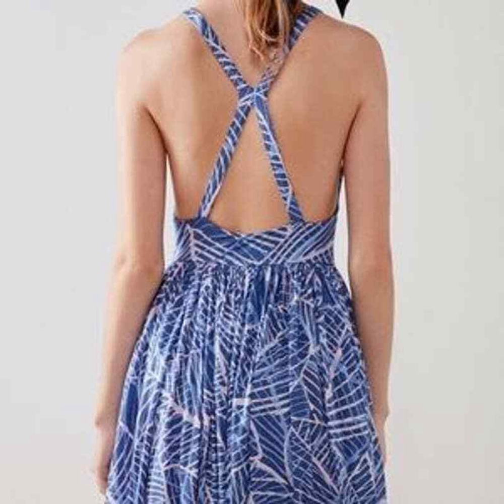 Kimchi Blue Blue Leaf Print Strappy Skater Romper Size L - Picture 11 of 11